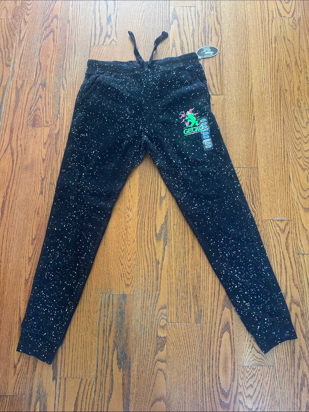 NWT gecko Hawaii  Black Speckle Joggers with Neon Graphic glow n dark large